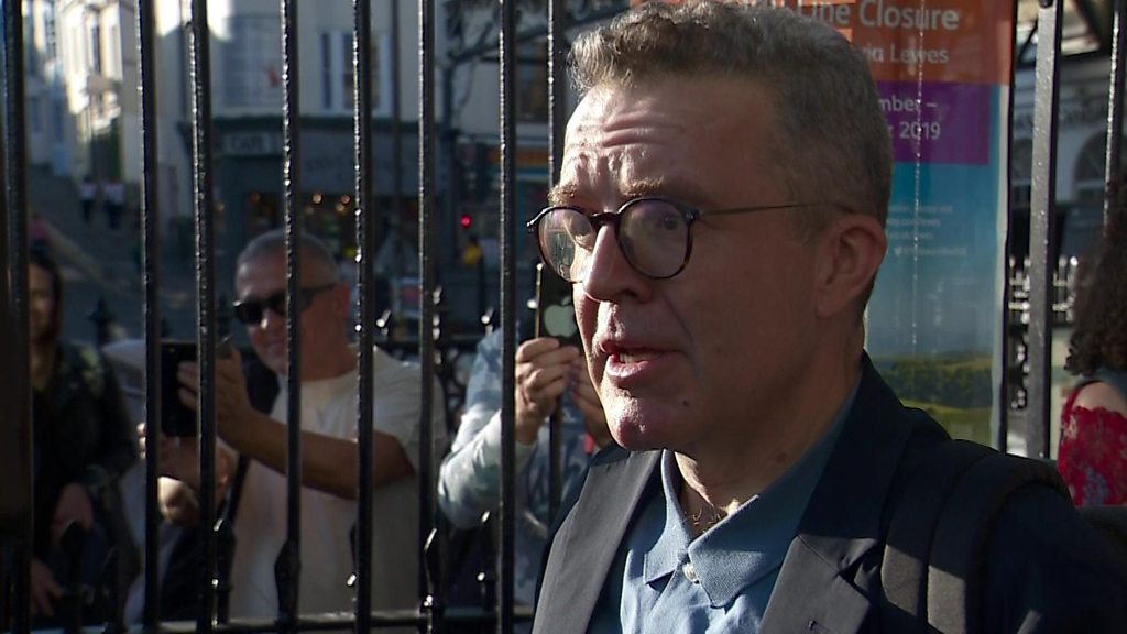 Tom Watson: Labour deputy urges unity after bid to oust him