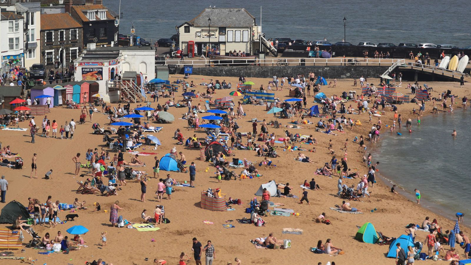 Retail sales ‘flatline’ despite BBQ summer grocery boost | Business News