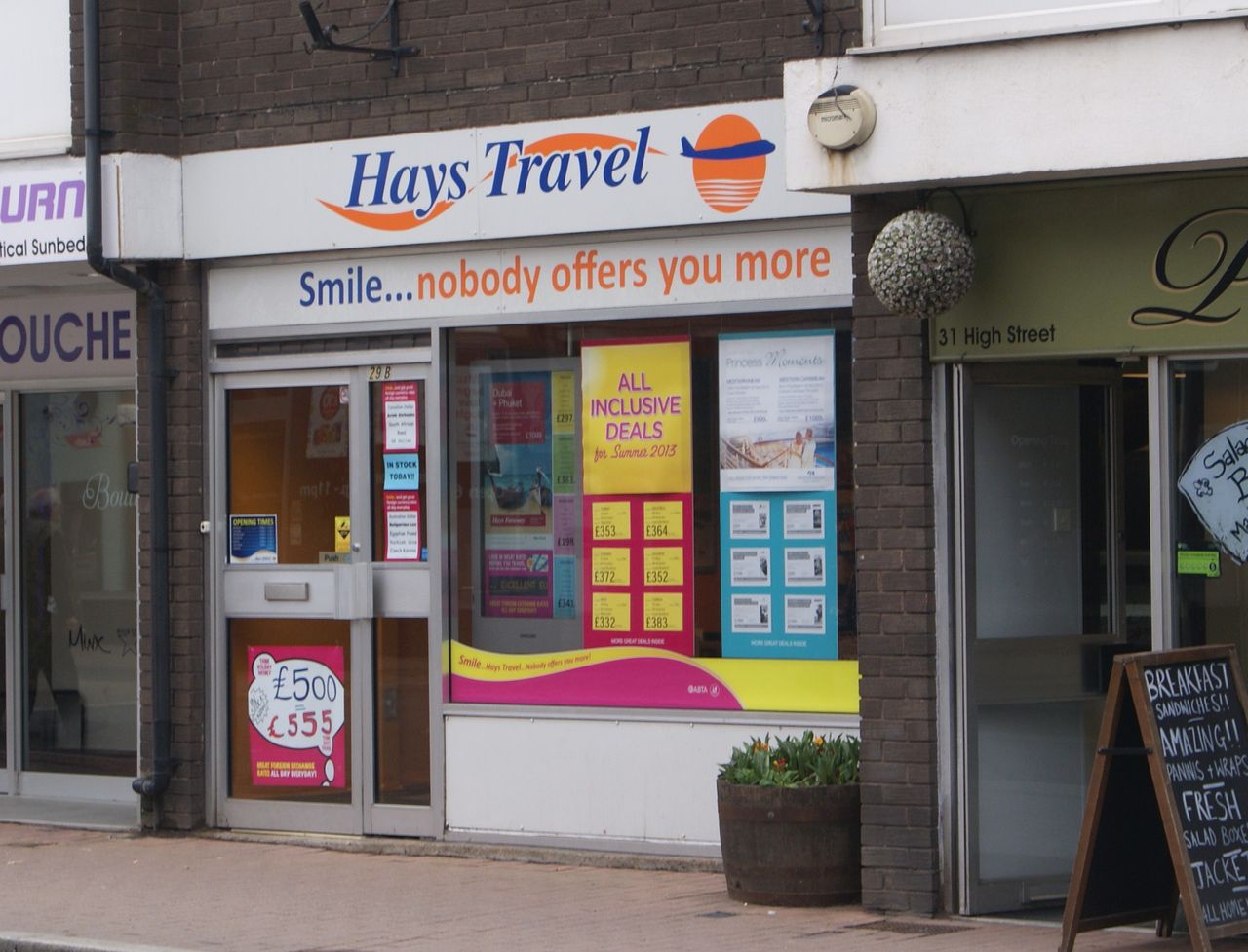 Hays Travel buys all 555 Thomas Cook shops
