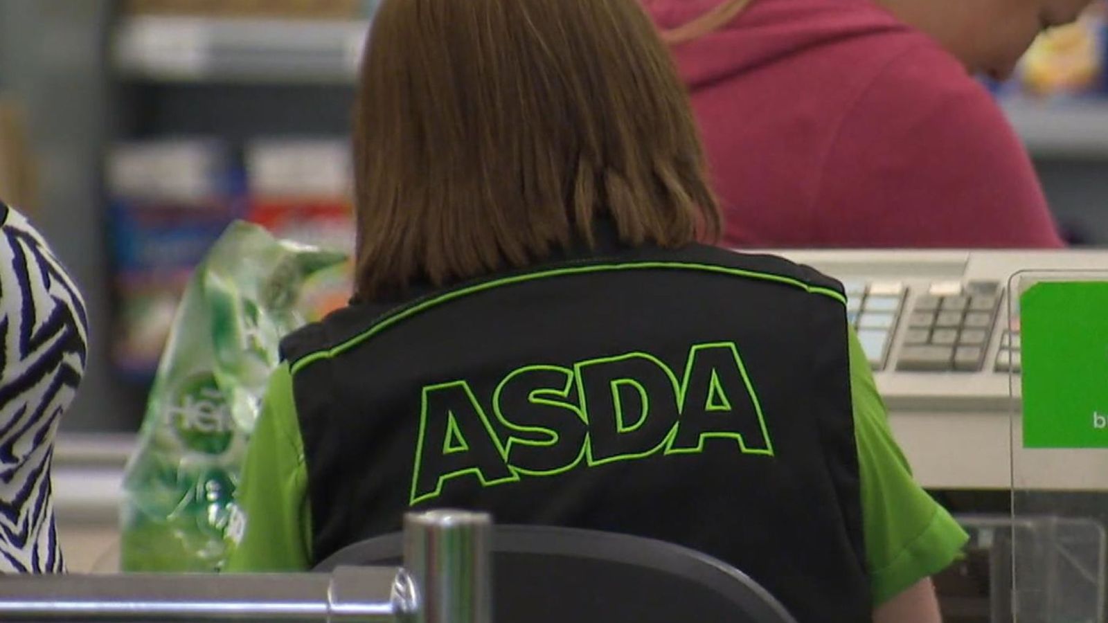 Asda refuses to remove sack threat for thousands of staff over compulsory contracts | Business News