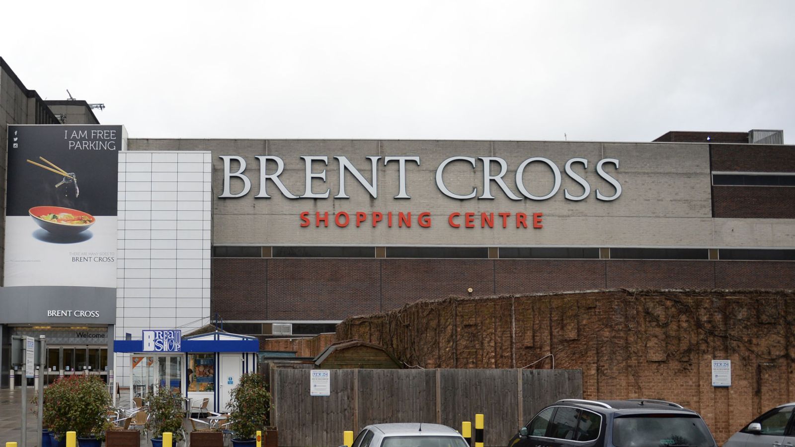 Retail landlord Hammerson shops for NED in Elliott truce | Business News