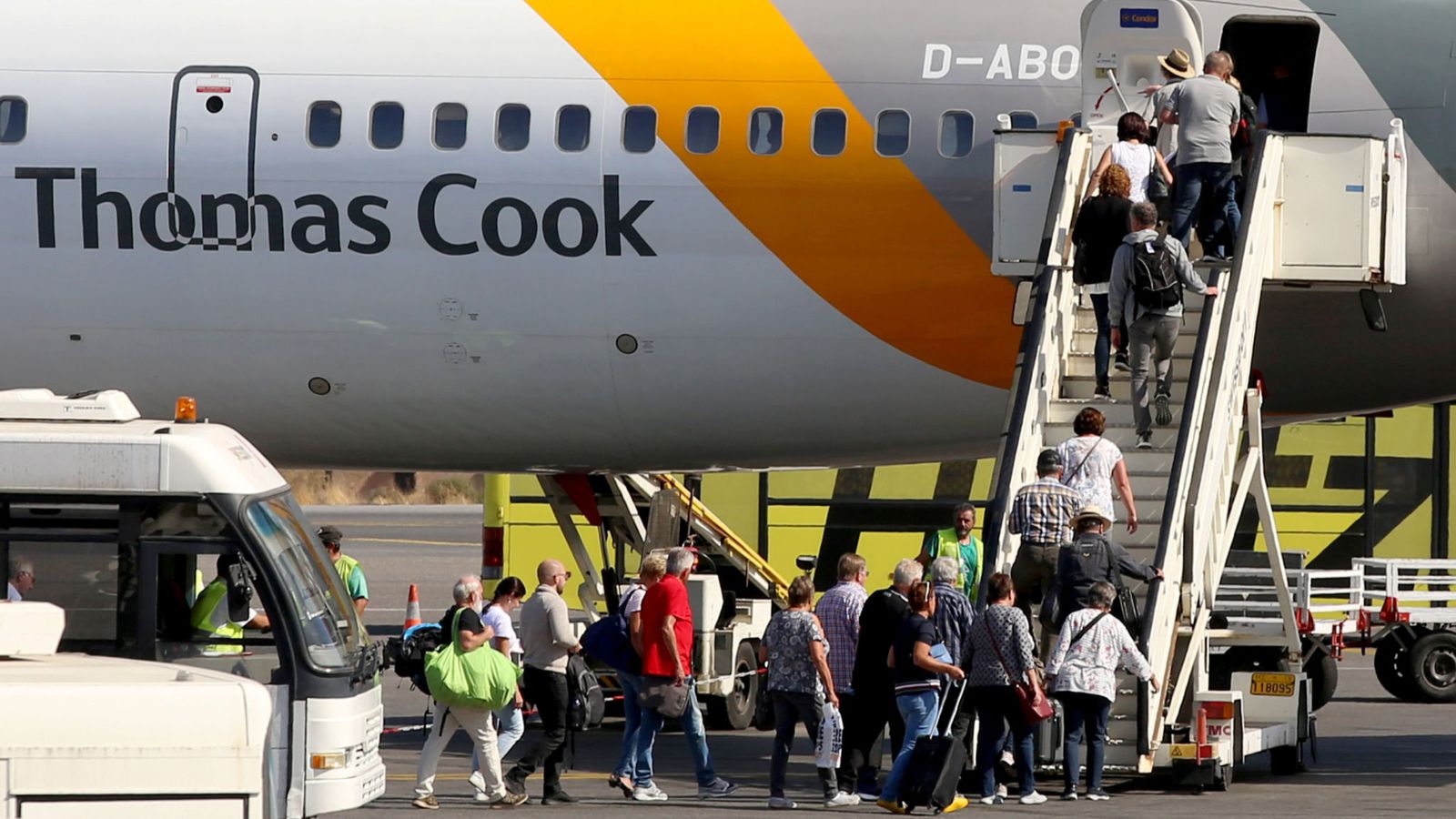 Thomas Cook: Final passengers arrive back in UK on repatriation flight | UK News