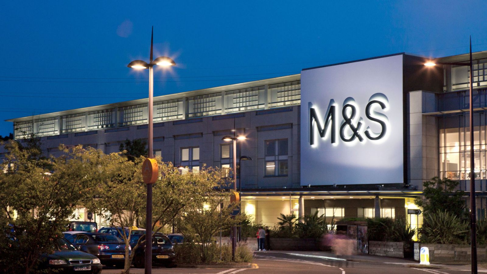 M&S clothing and home ‘difficult’ as half-year sales plunge | Business News