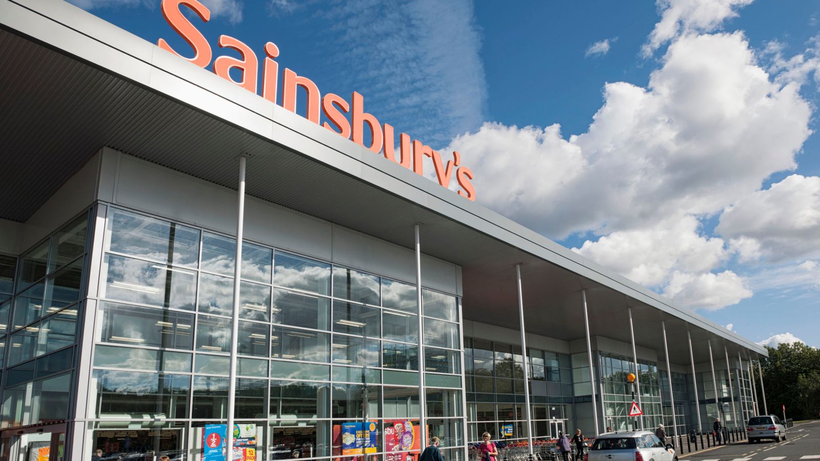 Sainsbury’s sales and profits fall despite price cuts | Business News