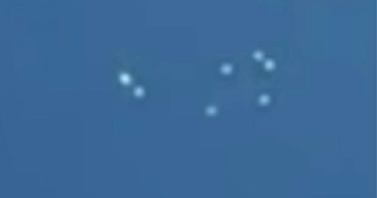 Mystery as several bright objects filmed ‘splitting in two’ above New Mexico