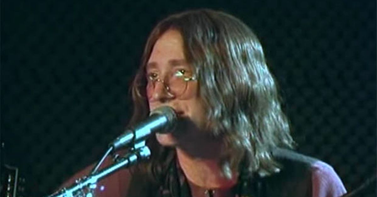 Bizarre John Lennon ‘alive’ conspiracy surfaces with footage of lookalike’s gig