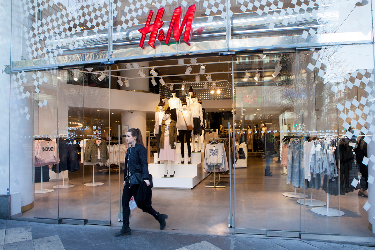 H&M to rent clothes to select shoppers at its flagship store
