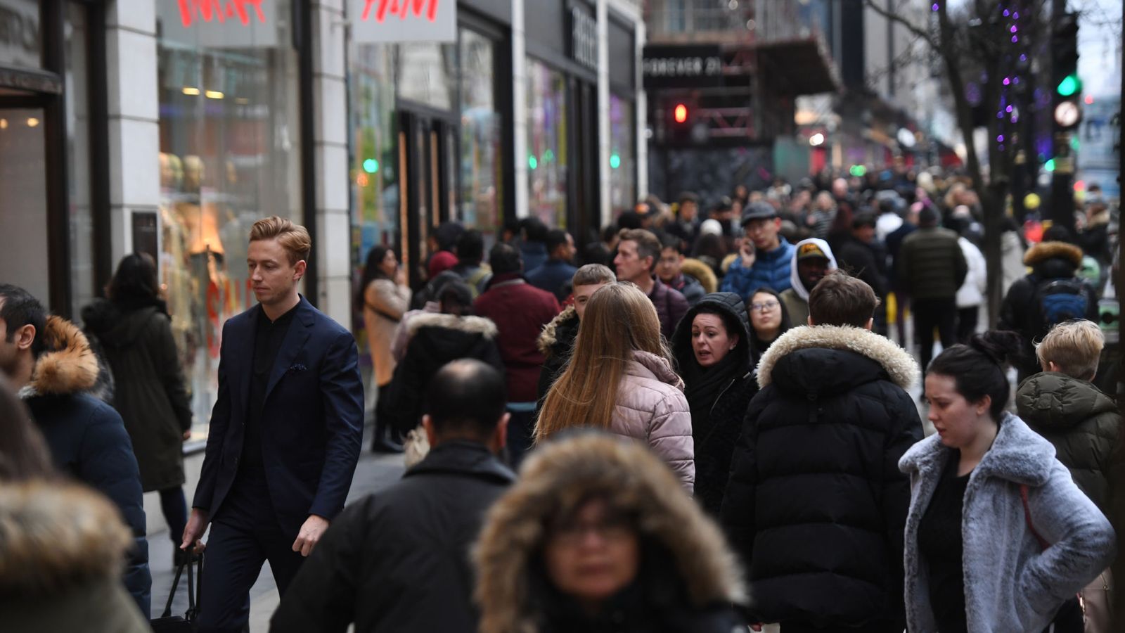 Damp weather sees Boxing Day shopping visits slump | Business News