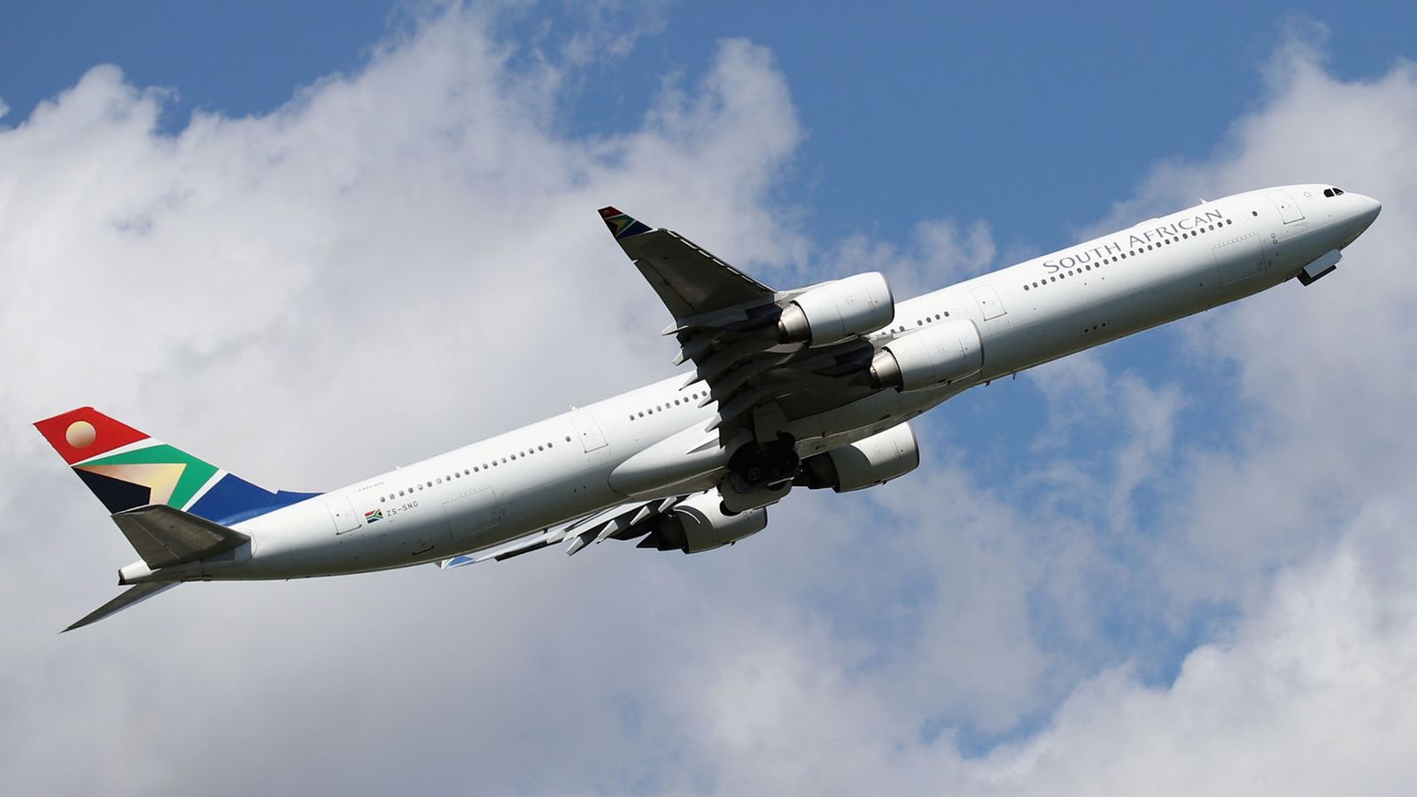 South African Airways lands emergency loan deal to prevent collapse | Business News