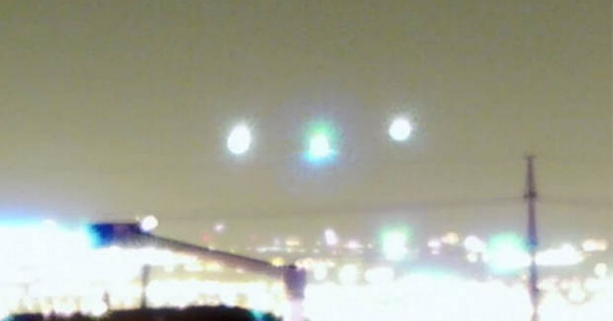 Mystery as three bright objects seen ‘slowly arriving at USAF base’ in Las Vegas