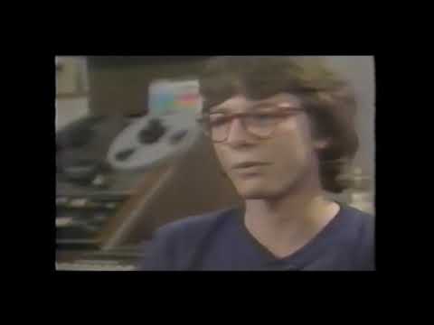 rem 1989 01   'CNN Entertainment News   Rock Thinks', CNN, USA Interview clips with Mike Mills   Mic