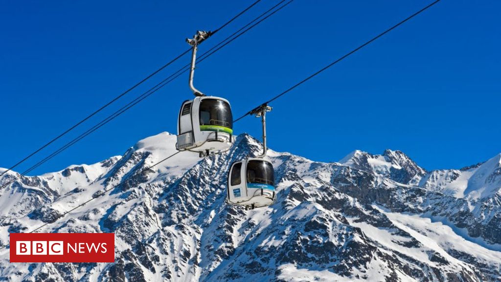 Coronavirus: Five Brits in French ski chalet catch virus