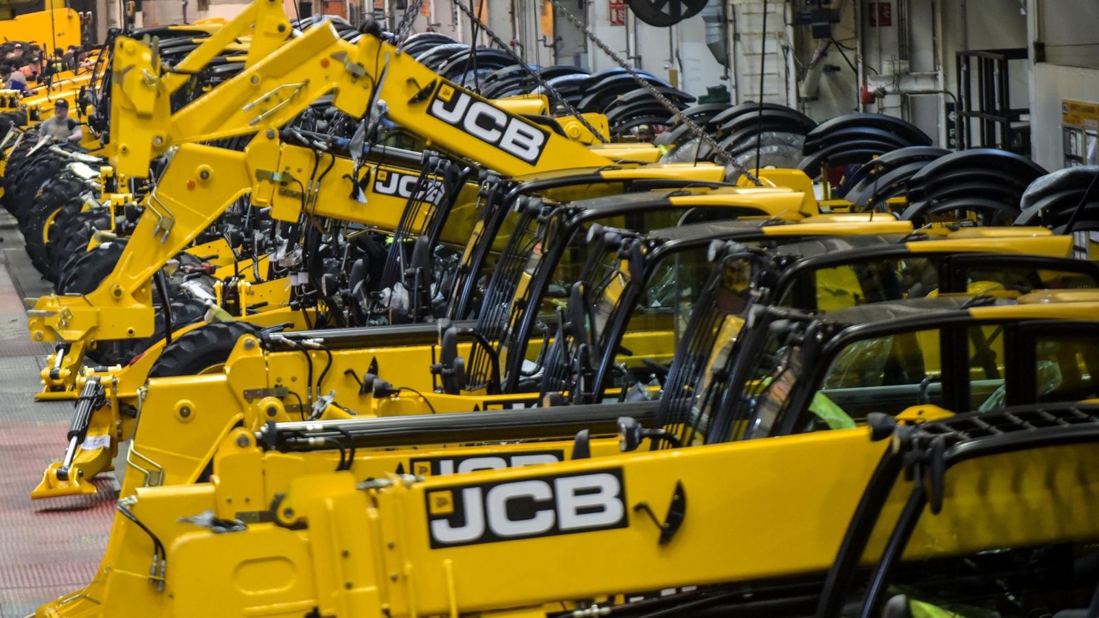 JCB cuts working hours for 4,000 UK employees as coronavirus hits suppliers | Business News