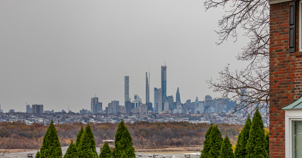 The Rich Have a Coronavirus Cure: Escape From New York