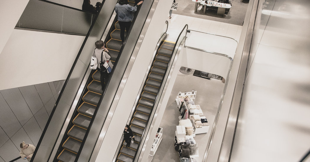 Which Clothing and Beauty Stores Have Closed?