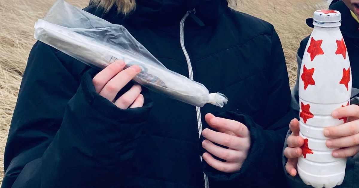 Mum speechless as kids on beach open message in a bottle – and find porn