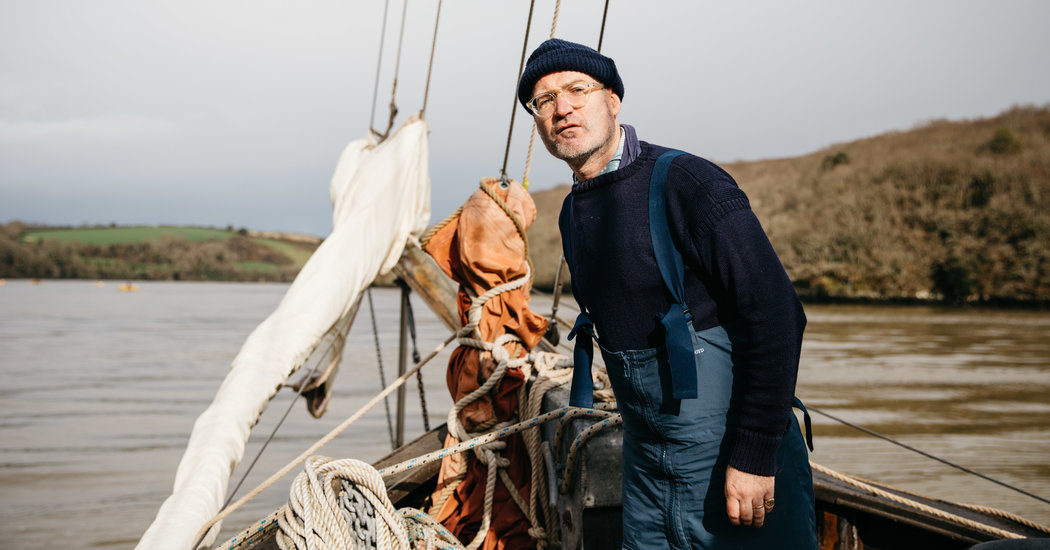 The Plastic-Hunting Pirates of the Cornish Coast