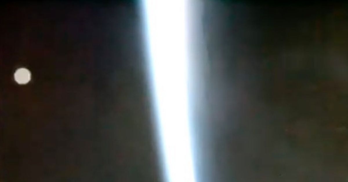 ISS live feed mystery as believer discovers best ever ‘UFO’ footage