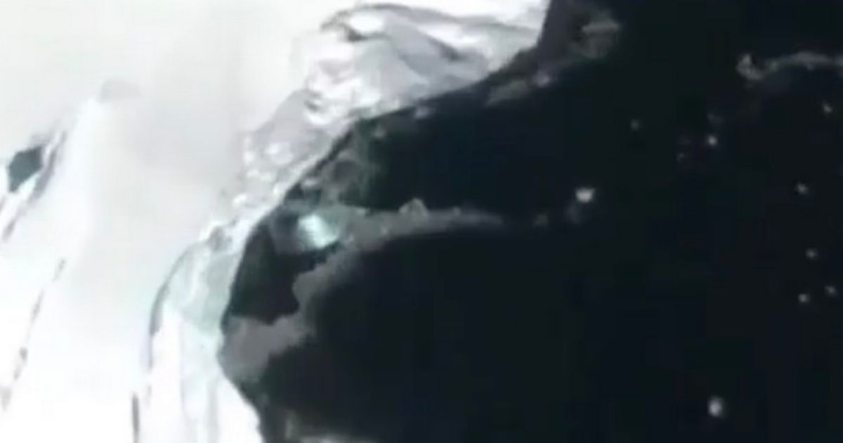 Google Earth ‘exposes stranded UFO’ docked in Antarctica waters