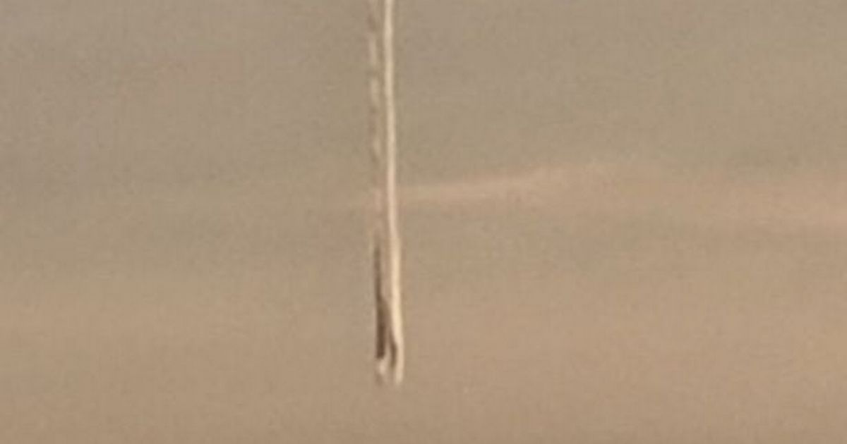 Mystery ‘UFO followed by big black trail’ falls ‘slowly’ from sky over Brit town