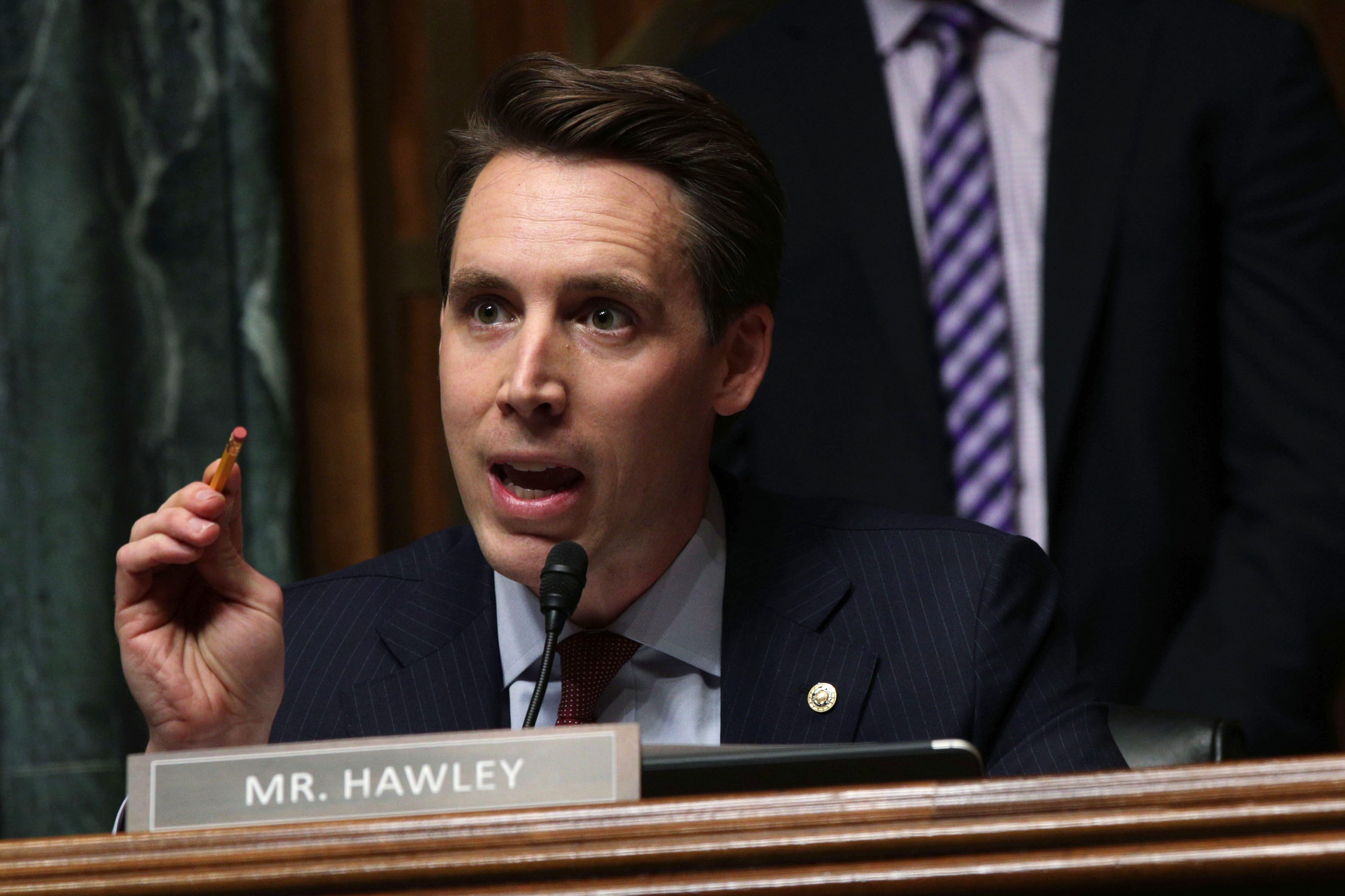 GOP Sen. Hawley says Amazon should be investigated for antitrust violation