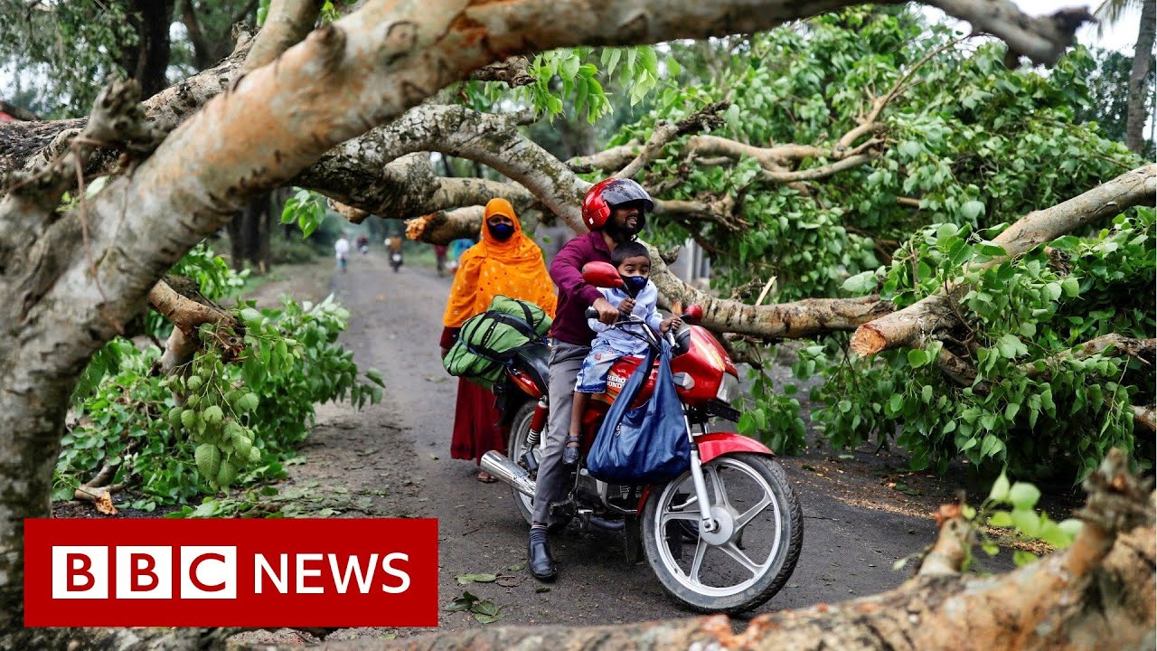 Amphan: Cyclone lashes India and Bangladesh – BBC News