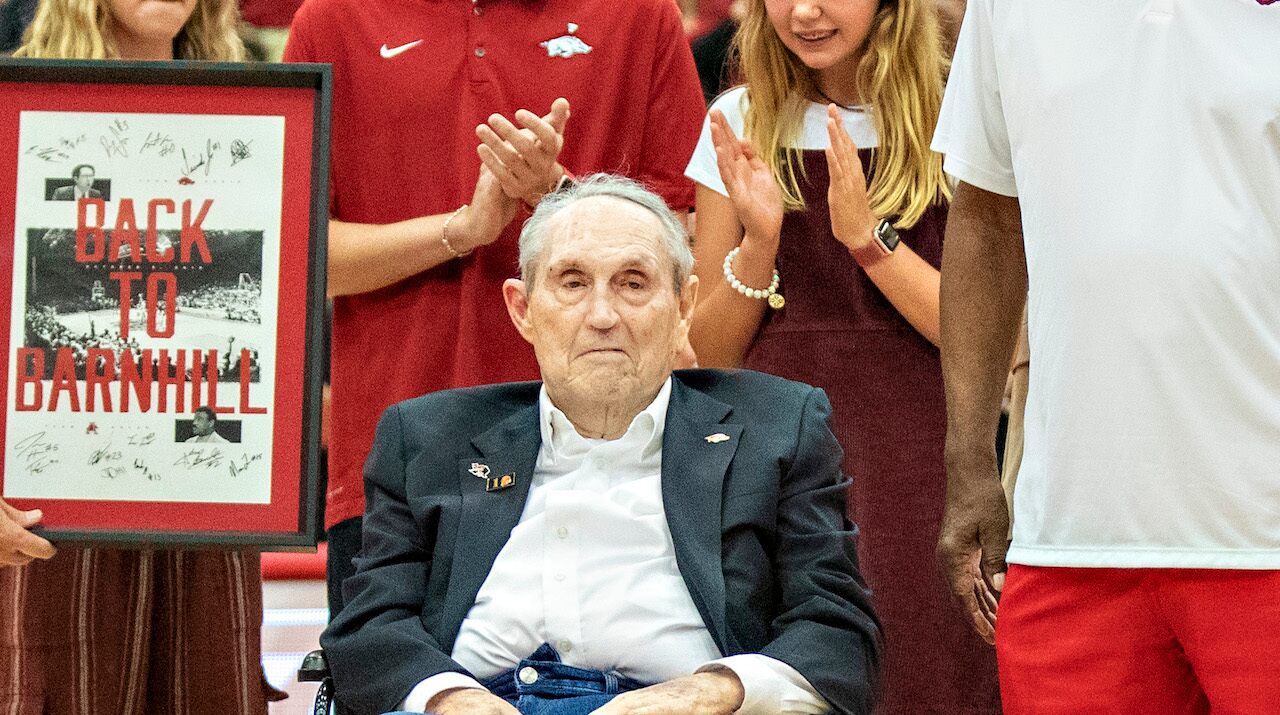 Eddie Sutton, Hall of Fame basketball coach, dead at 84