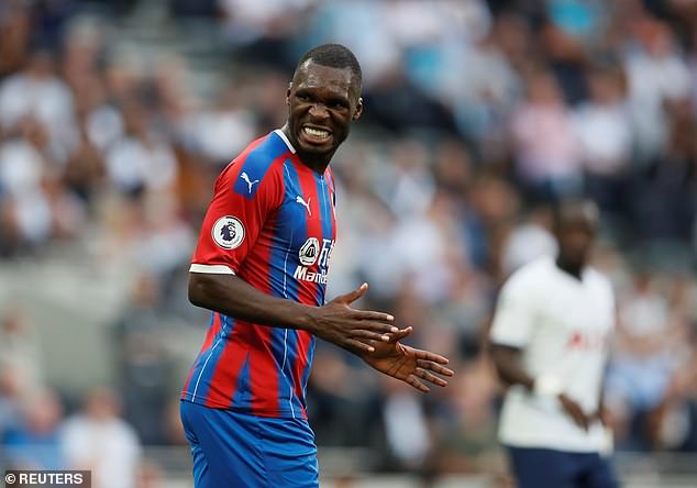 Crystal Palace manager Roy Hodgson hits back at ex pros berating Christian Benteke’s lack of goals