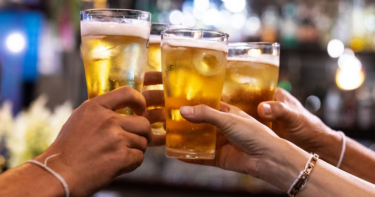 Pubs and restaurants may have to ban music and shouting to relax two-metre rule