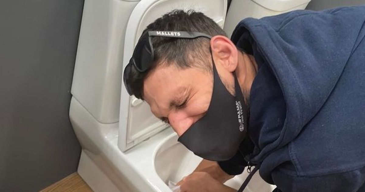 Dad scoops son’s poo out of B&Q display toilet after toddler thought it was real