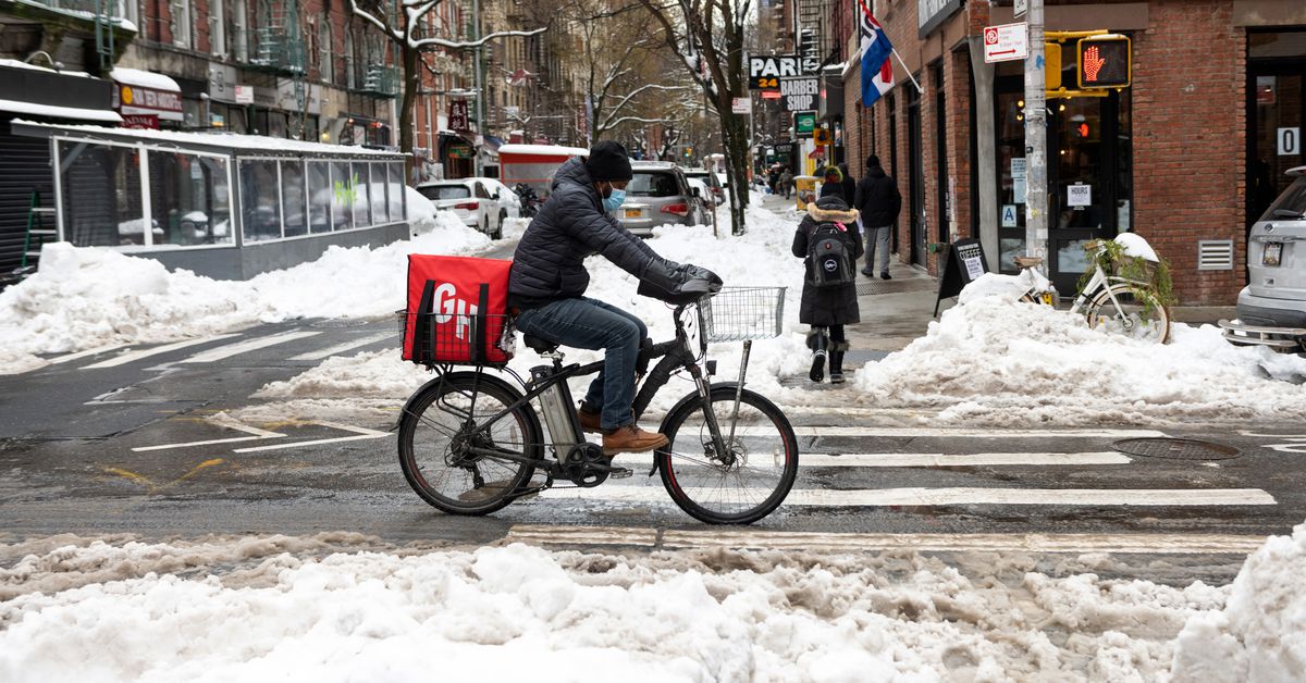 Amazon Prime subscribers now get Grubhub Plus free for a year