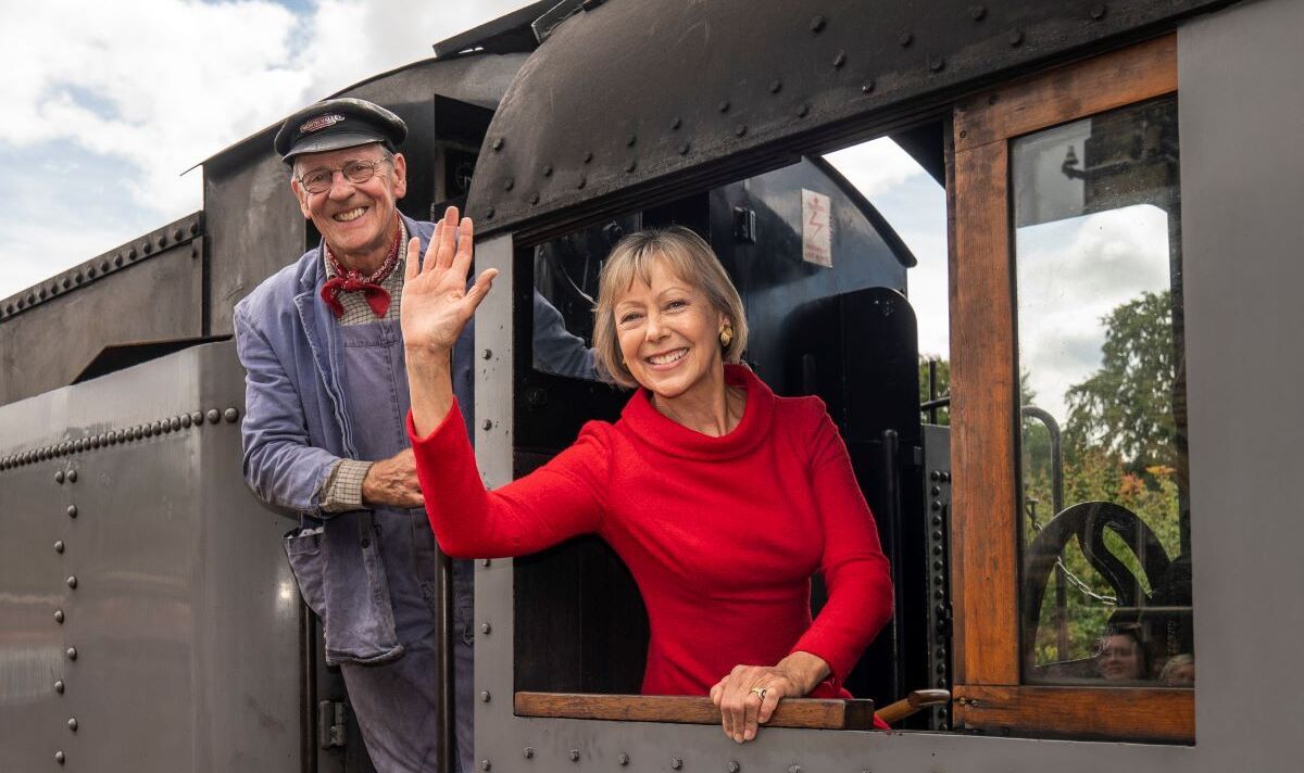 Jenny Agutter returns for Railway Children sequel 52 years later | Films | Entertainment