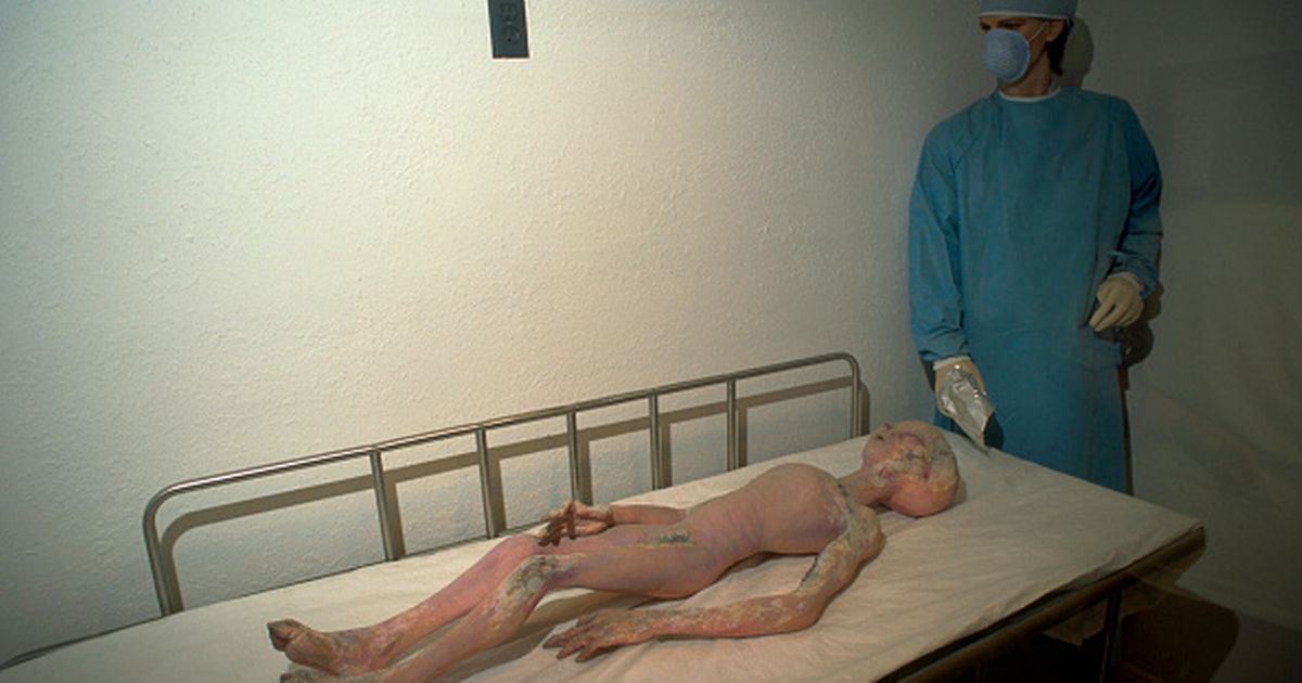 ‘I was traumatised by US military forcing me to dissect an alien’ claimed nurse