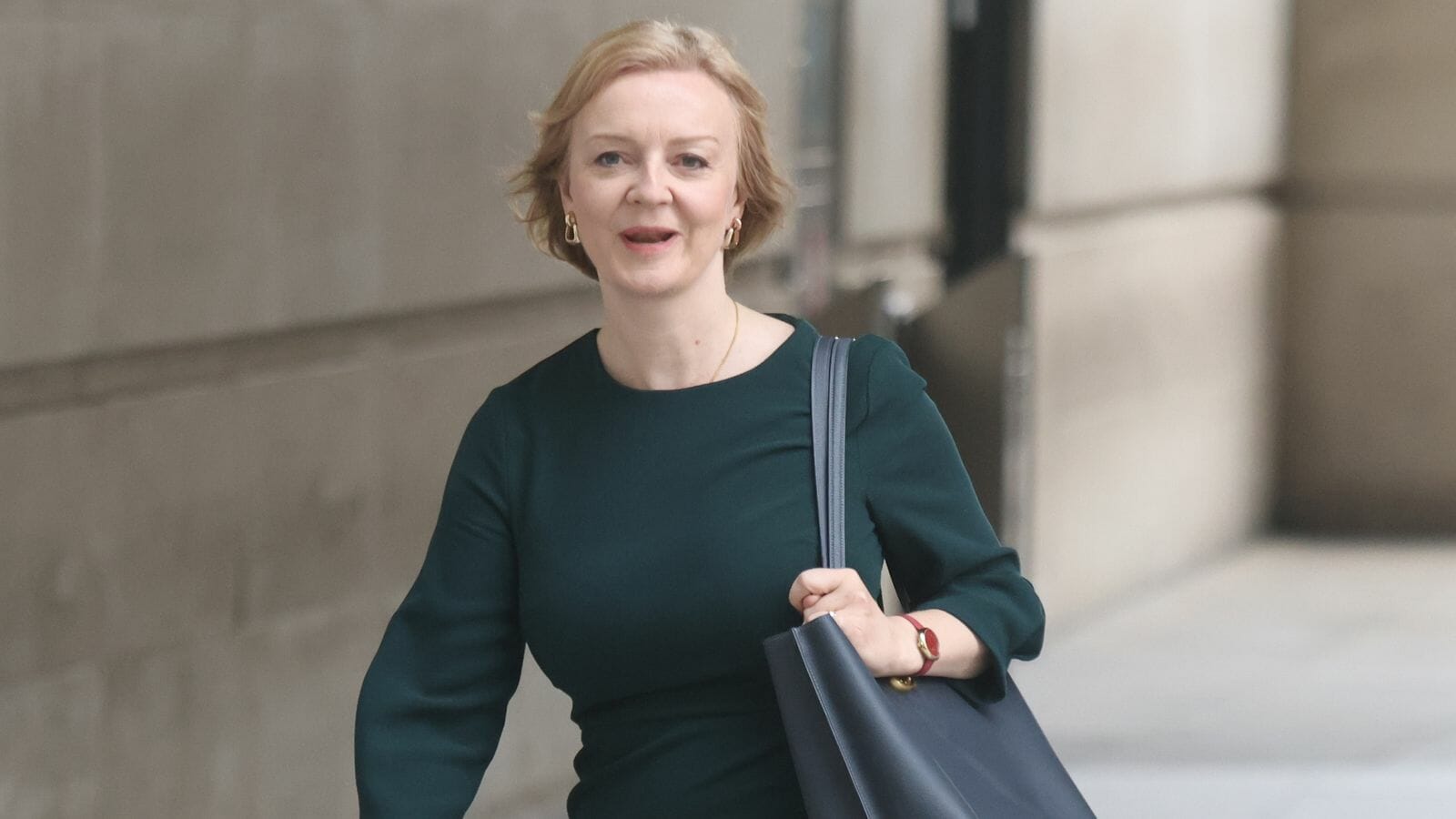 Liz Truss promises to set out plan for energy crisis within one week – but refuses to go into detail | Politics News