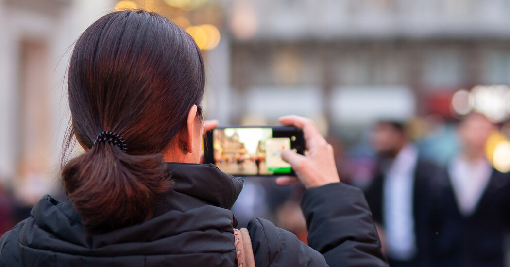 Beware the TikTok Eavesdroppers – The New York Times