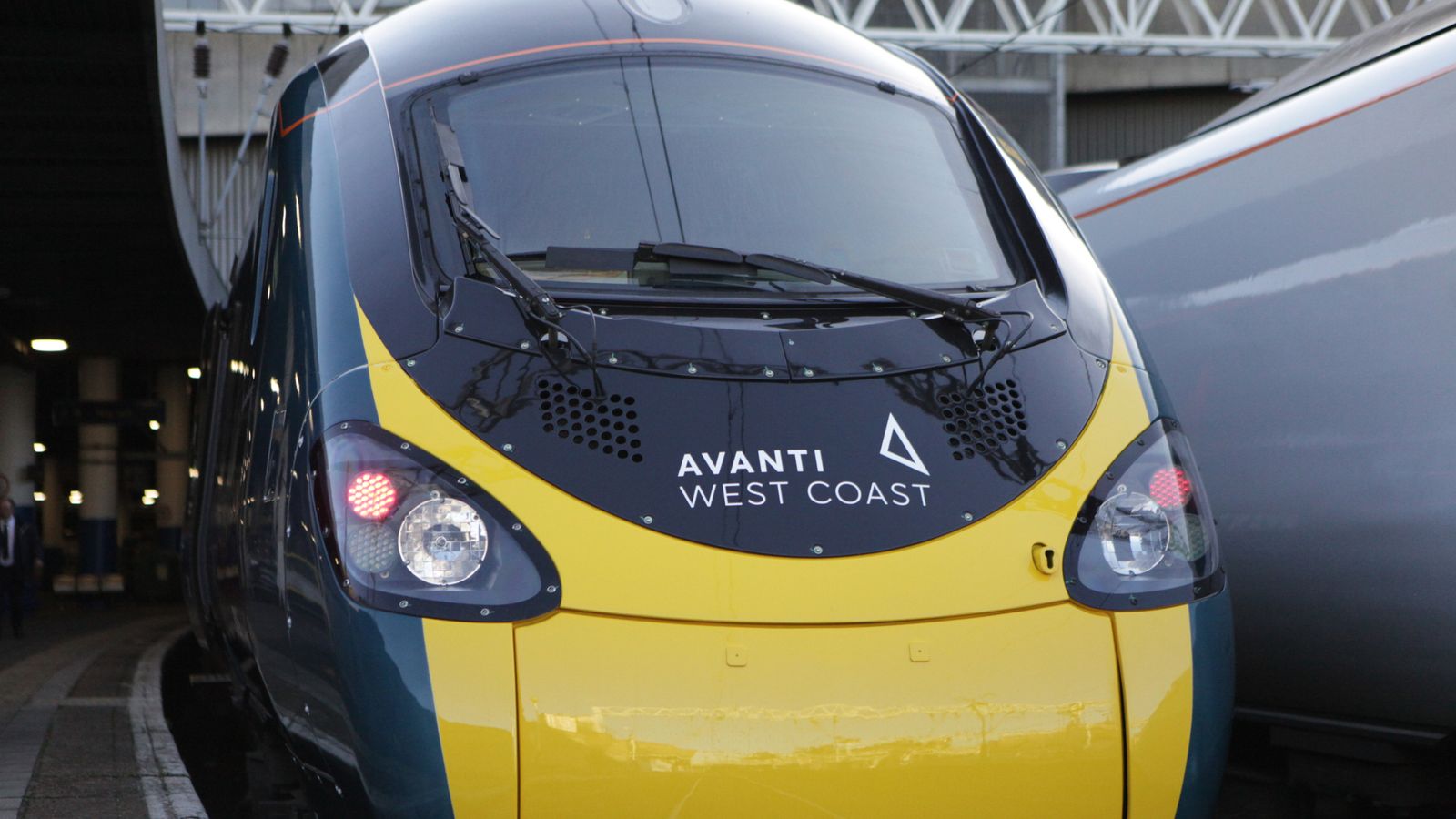 Avanti West Coast and CrossCountry rail contracts renewed – despite ‘disastrous’ 2022 for Avanti | Business News