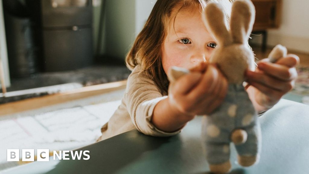 Mental health help for under-fives overlooked – report