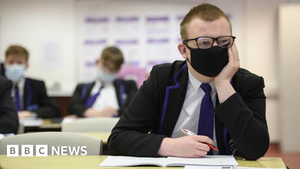 Covid inquiry: Schools shut while pubs open a mistake – Longfield