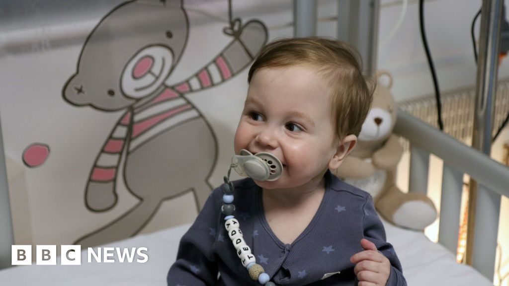 Cambridgeshire mum saves her toddler's life through liver transplant