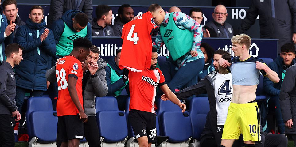 Premier League: Live score, team news and updates from the afternoon’s kick-offs as Tottenham take early 2-0 lead against Everton, Newcastle fall behind at Luton while Rebecca Welch makes history by taking charge of Fulham vs Burnley
