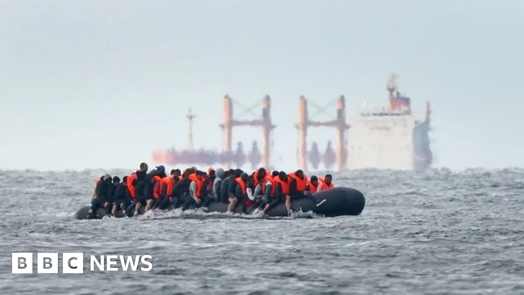 Tory group of MPs aim to force changes to Rwanda Bill