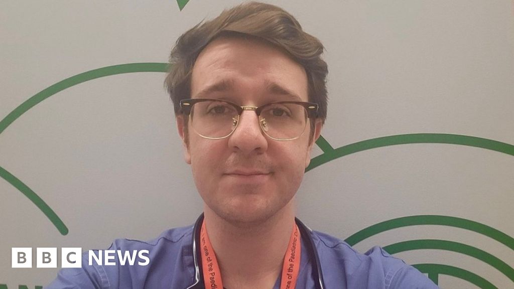 Junior doctors in NI balloted for first time over pay