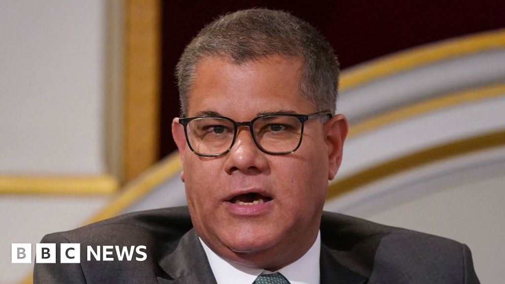 Oil and gas legislation is total distraction, senior Tory says