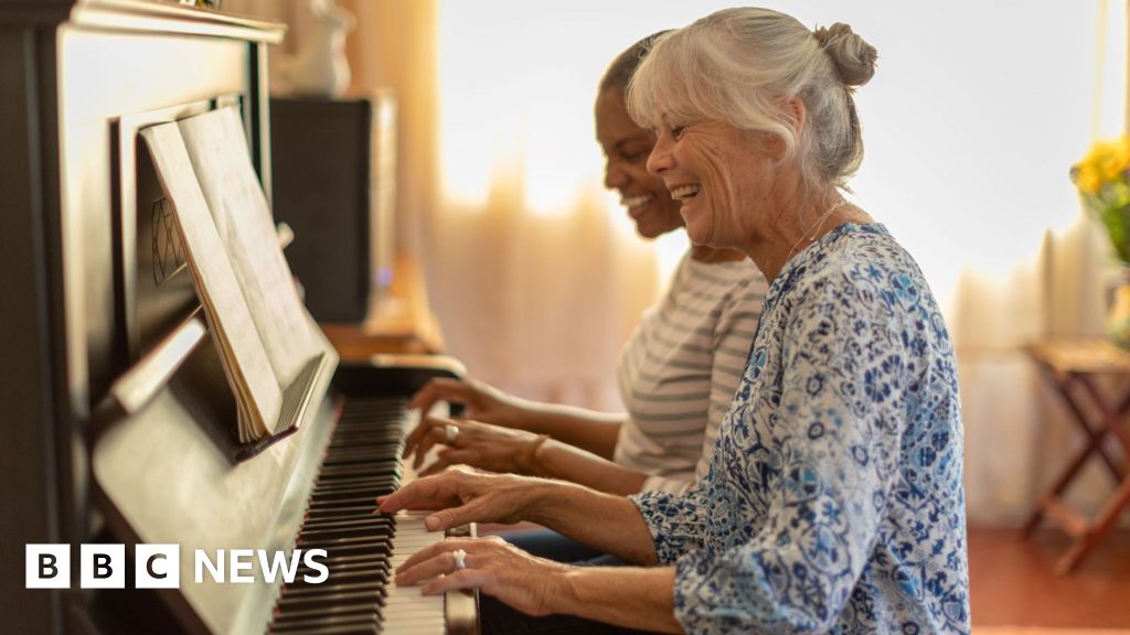 Playing a musical instrument good for brain health in later life – study