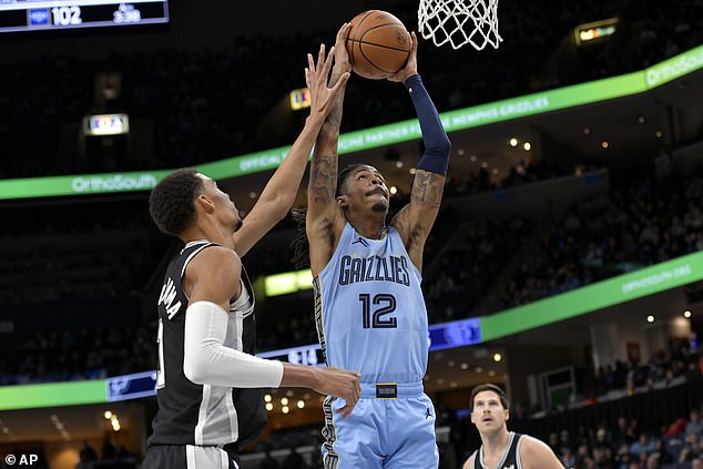 Ja Morant dunks on 7-foot-4 Victor Wembanyama before going crazy in celebration as he leads the Grizzlies to win over the Spurs
