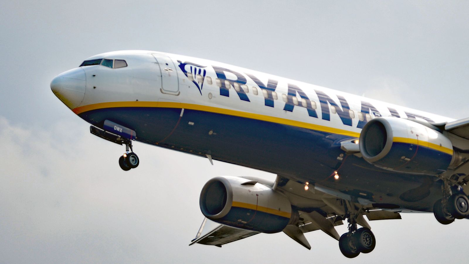 Ryanair lashes out at online ‘pirates’ after airline removed from booking sites including Booking.com and Kayak | Business News