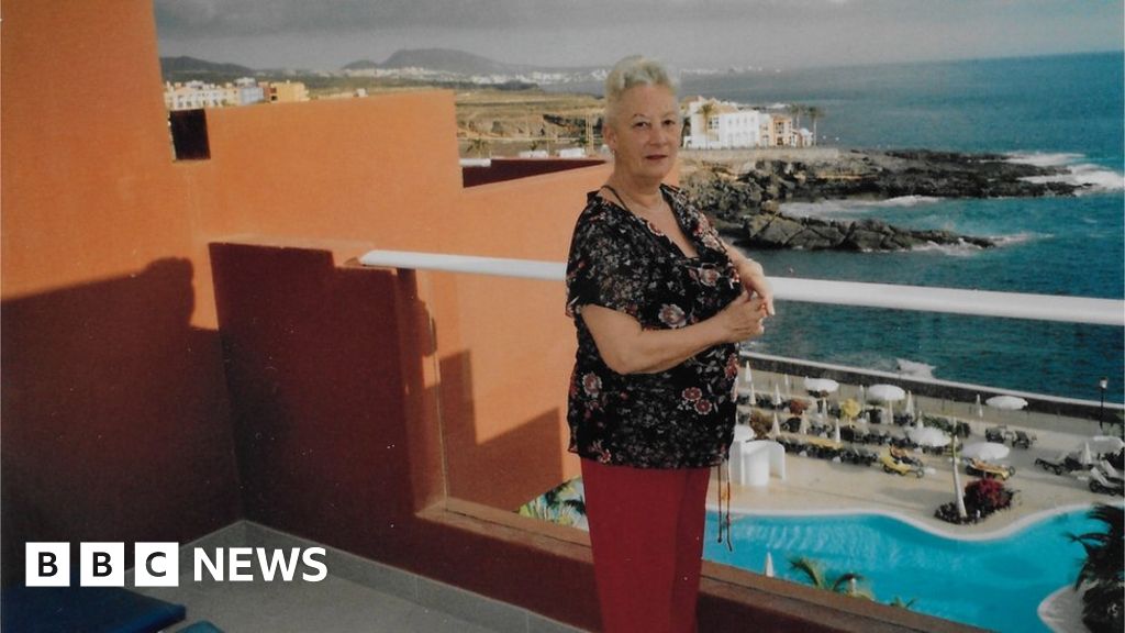 Cancer patients at risk, says NHS complaints chief