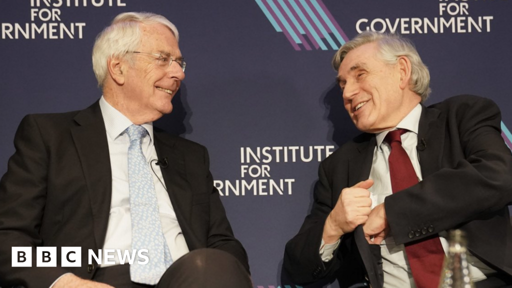 Ex-PM Sir John Major criticises successors in No 10 for civil service treatment
