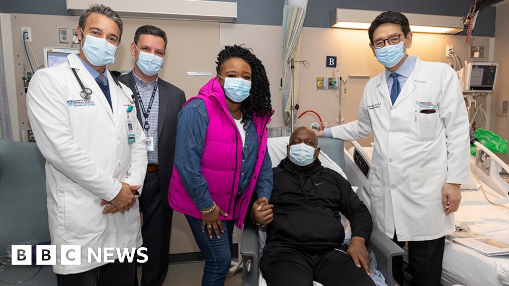 Pig kidney transplant patient leaves hospital