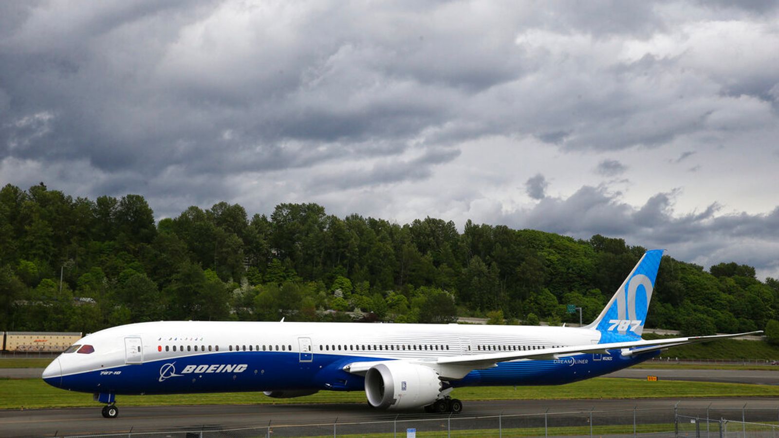 Boeing whistleblower claims 787 Dreamliner planes ‘defective’ | Business News